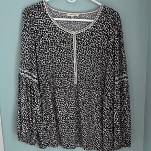 Max Studio Black and White Floral Blouse Size 1X